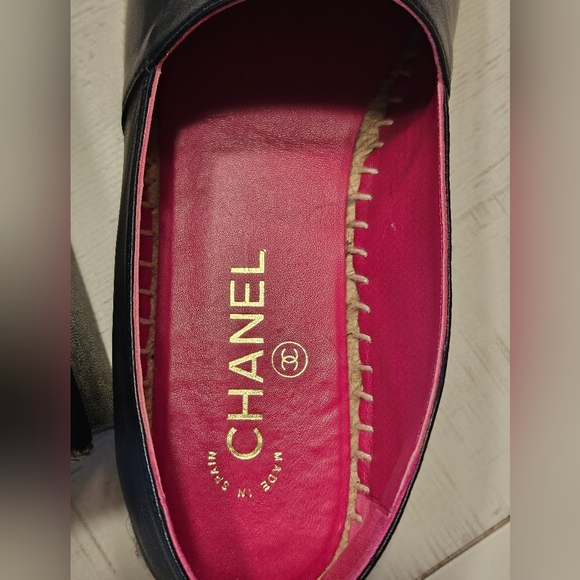 ❌️SOLD❌️CHANEL Navy Pink Lambskin CC Logo Espadrilles Size 40 EUC - Picture 12 of 15